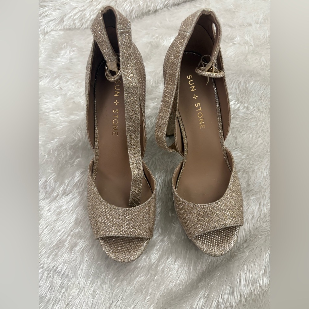 SUN + STONE Womens Block Heel Peep Toe Platform Heels gold tone size 5